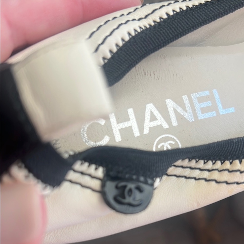 Chanel Black and White Women's Shoes - Picture 6 of 8